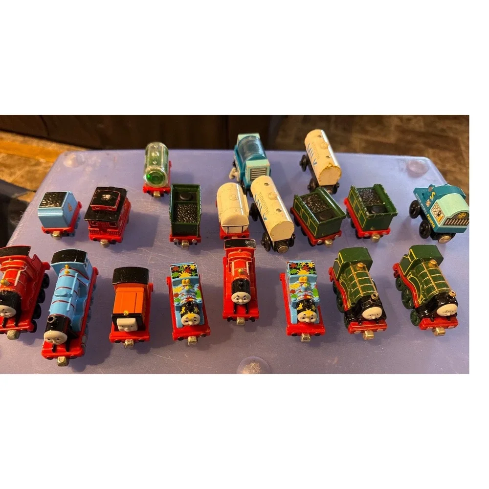 Thomas & Friends Take Along MAGNETIC Die-Cast Metal Train Lot 17pc